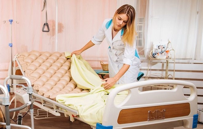 Підготовка ліжка та особливості постільної білизни для лежачих хворих